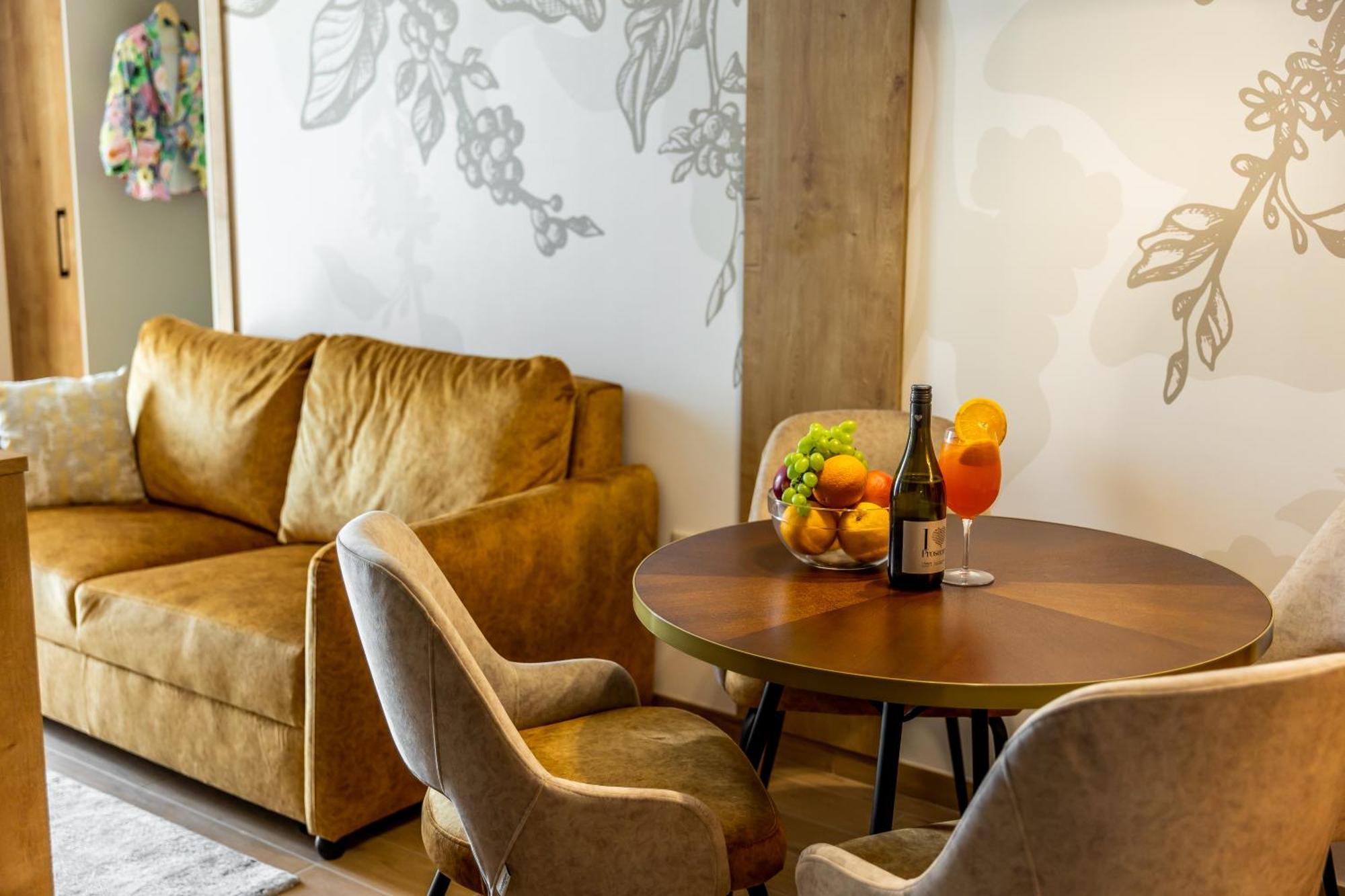 Mokka House Panzio Bed & Breakfast Mişcolţ Exterior foto
