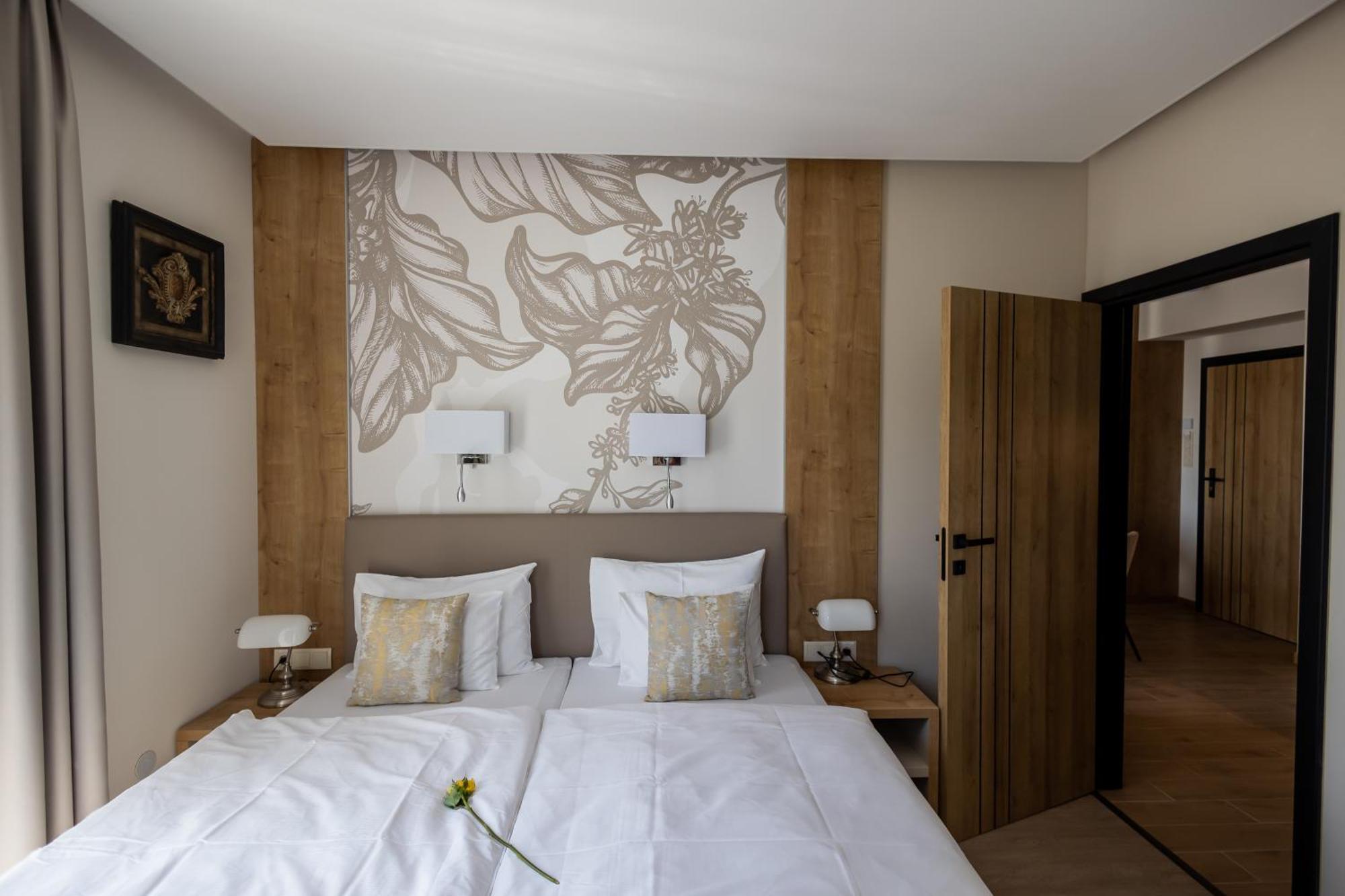 Mokka House Panzio Bed & Breakfast Mişcolţ Exterior foto