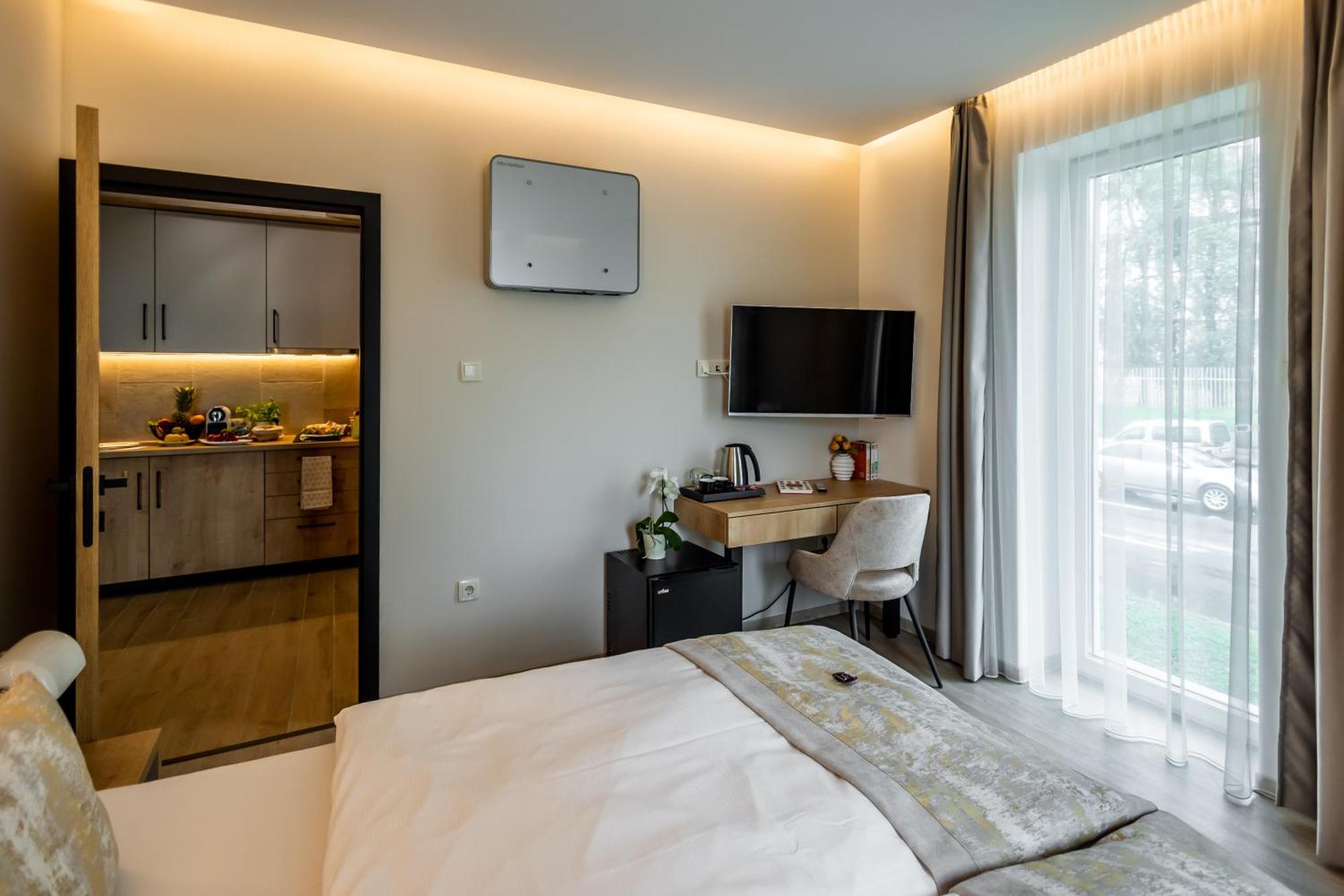 Mokka House Panzio Bed & Breakfast Mişcolţ Exterior foto
