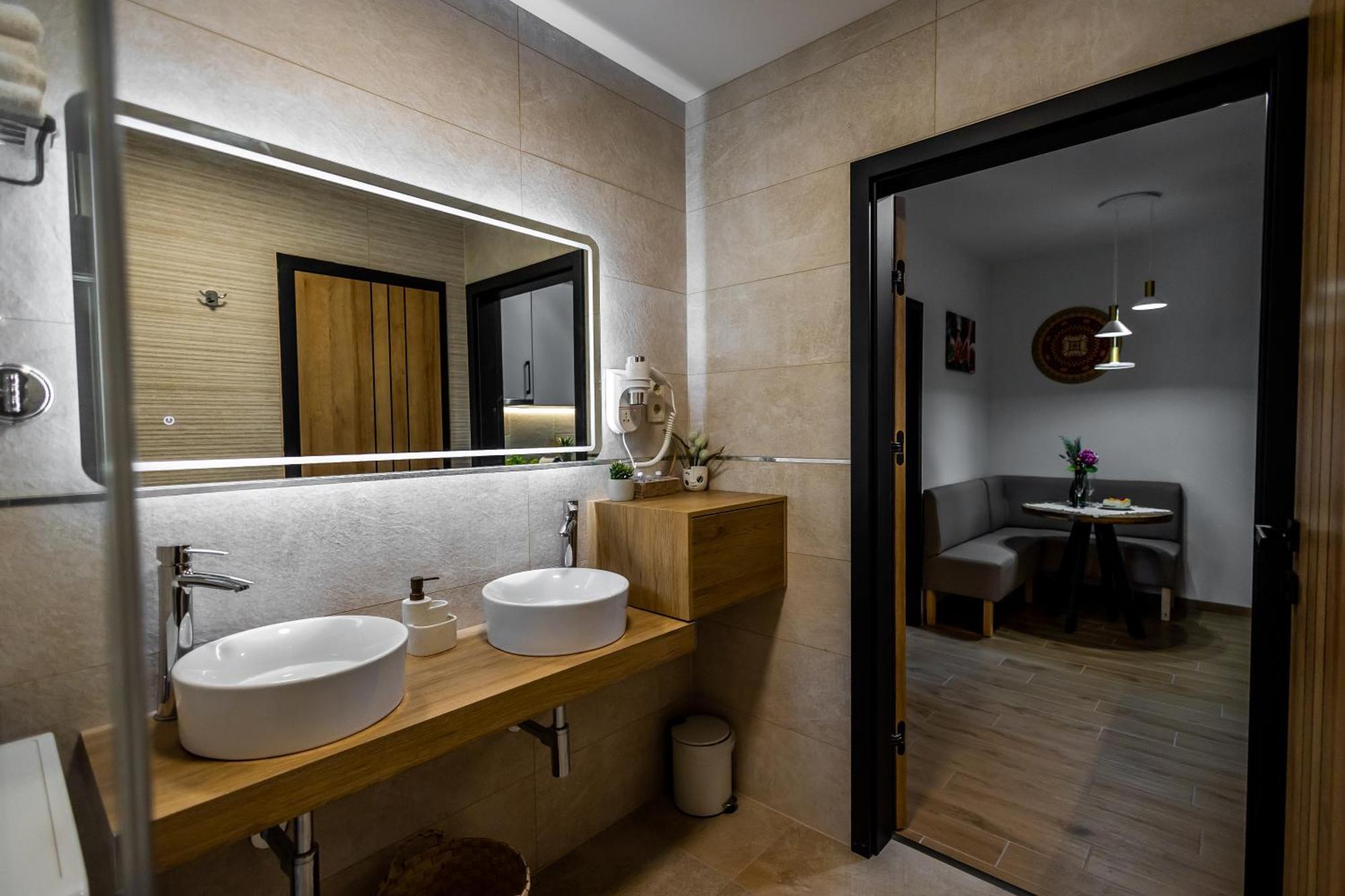 Mokka House Panzio Bed & Breakfast Mişcolţ Exterior foto