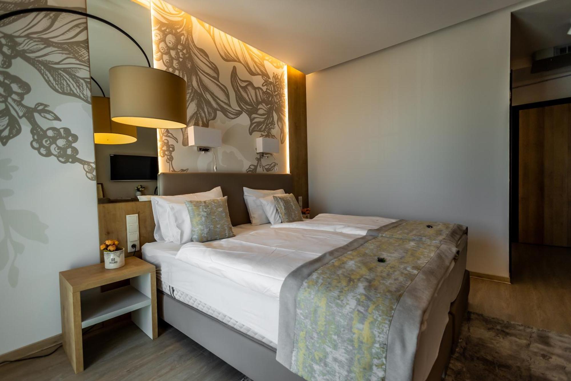 Mokka House Panzio Bed & Breakfast Mişcolţ Exterior foto